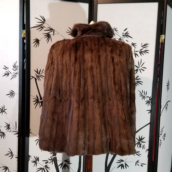 EUC-GENUINE LADIES BROWN  MINK CAPE SIZE L - Picture 7 of 11